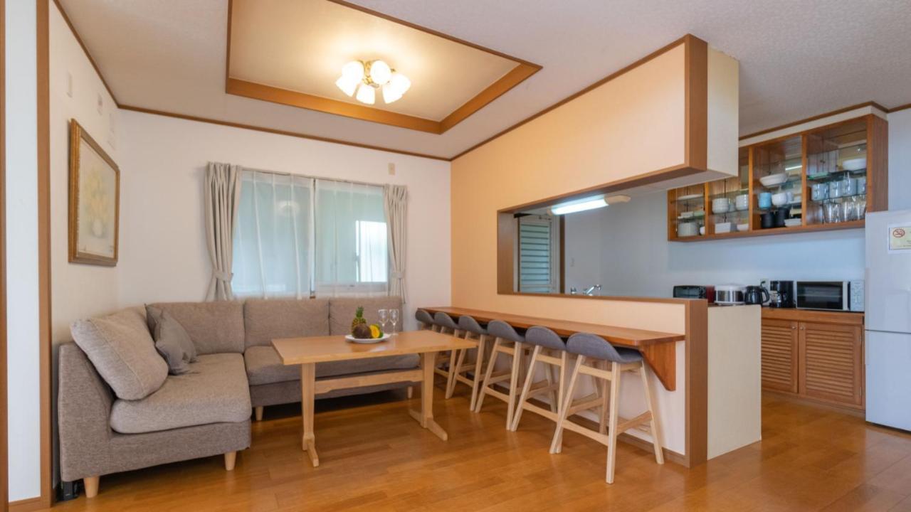 红色之花度假屋 Miyakojima  外观 照片