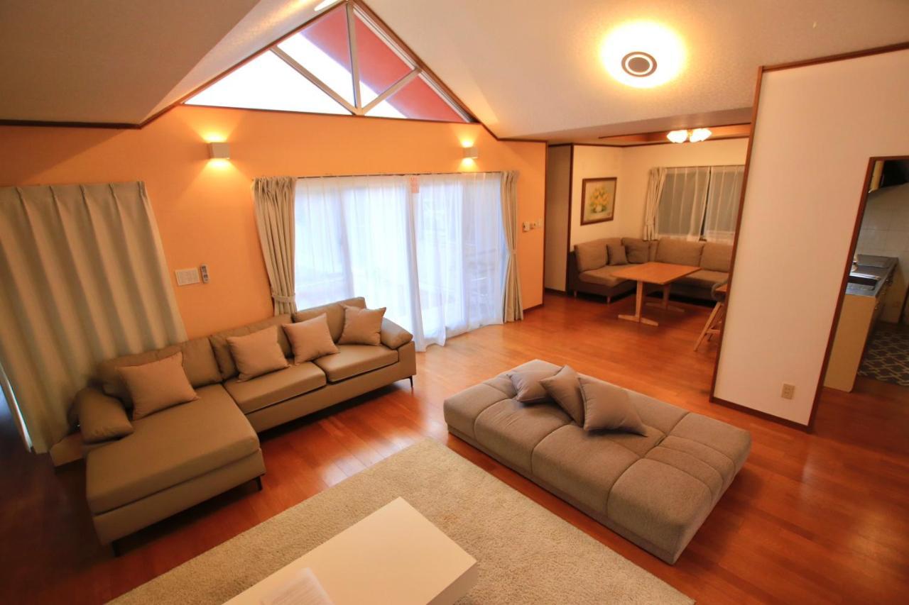 红色之花度假屋 Miyakojima  外观 照片