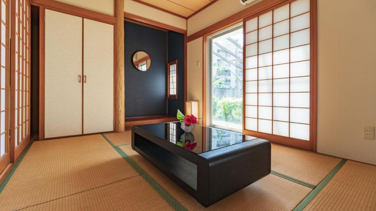 红色之花度假屋 Miyakojima  外观 照片